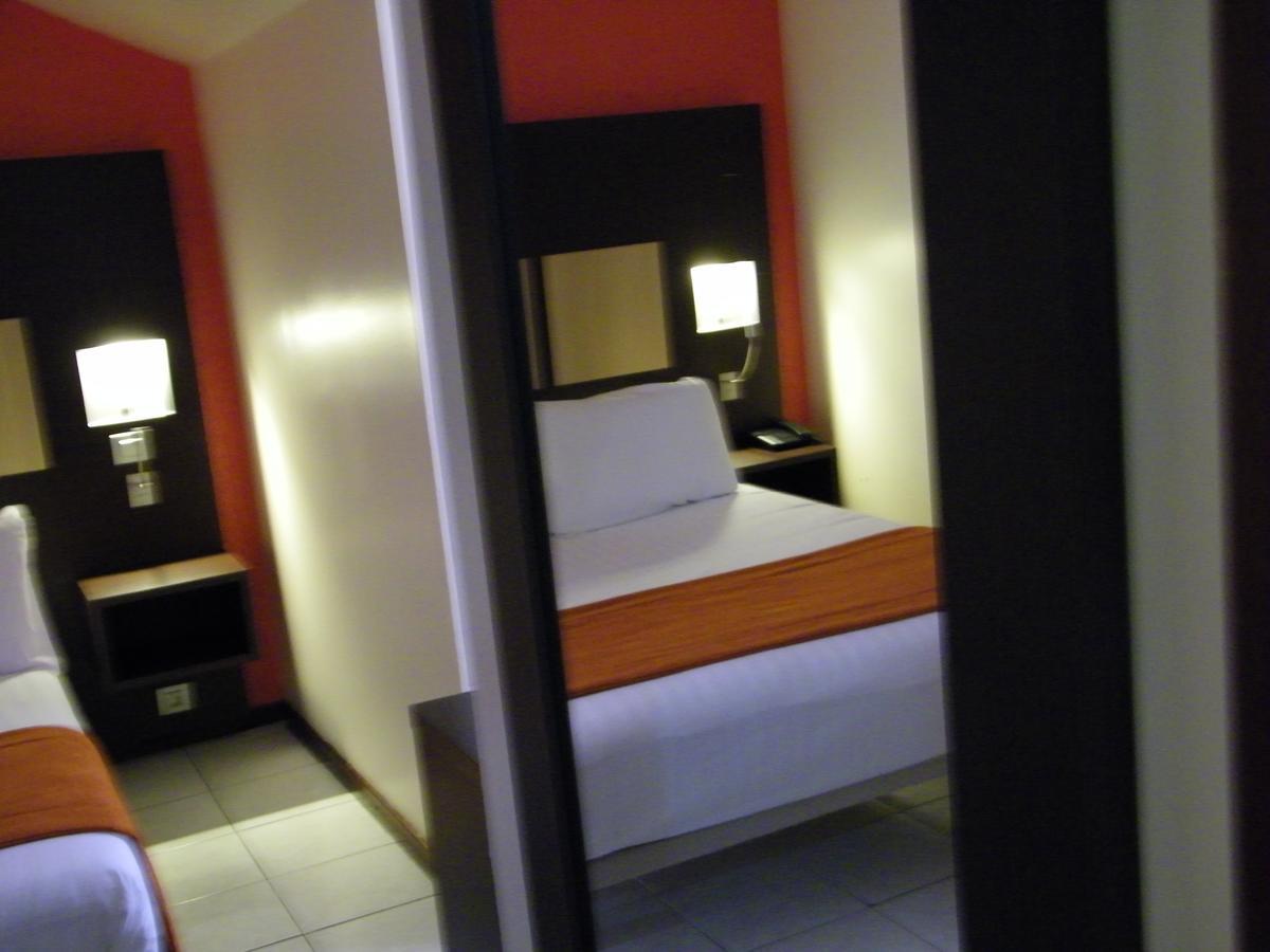 Central Hotel Cayenne Bagian luar foto