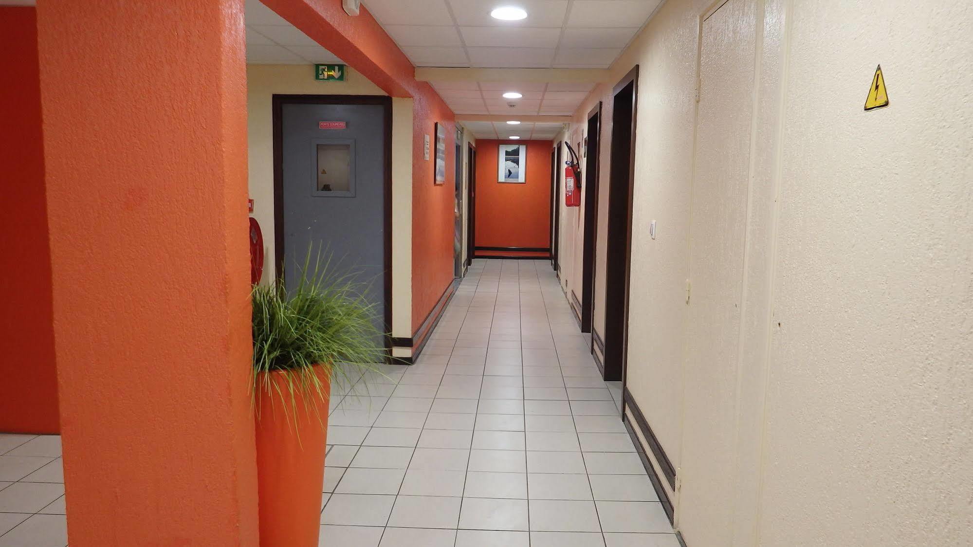 Central Hotel Cayenne Bagian luar foto