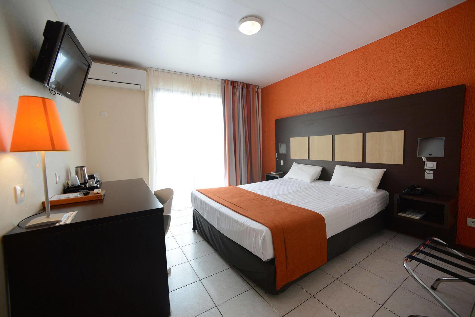 Central Hotel Cayenne Bagian luar foto