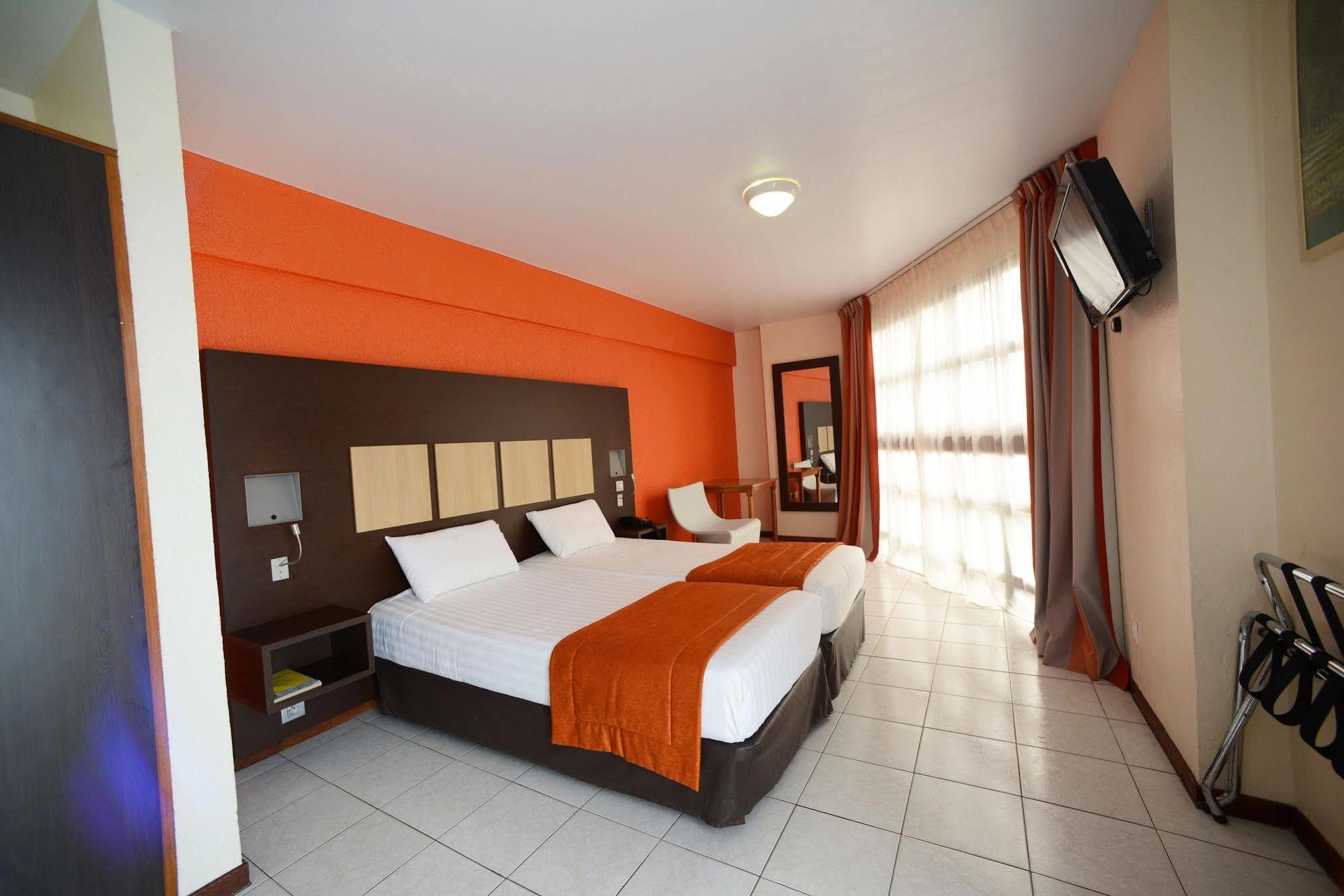 Central Hotel Cayenne Bagian luar foto